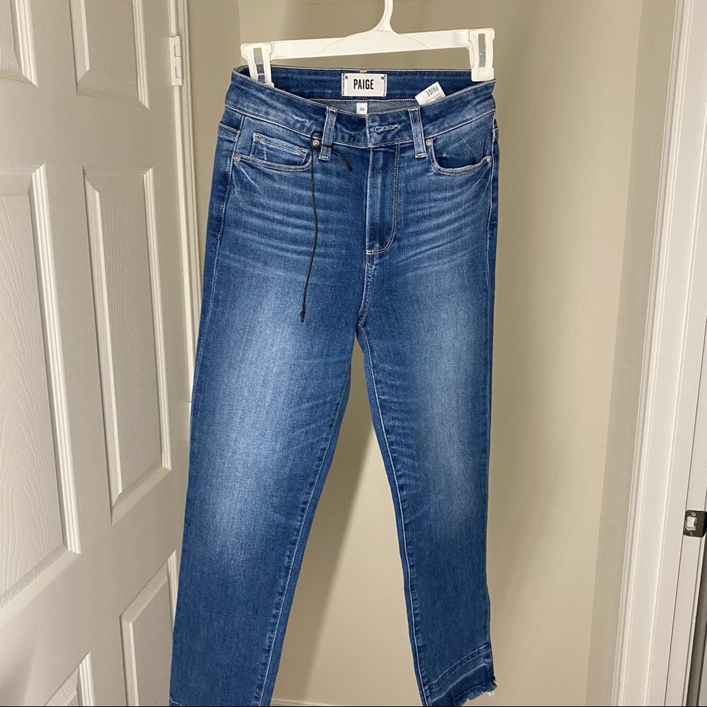 PAIGE HOXTON SLIM CROP JEAN